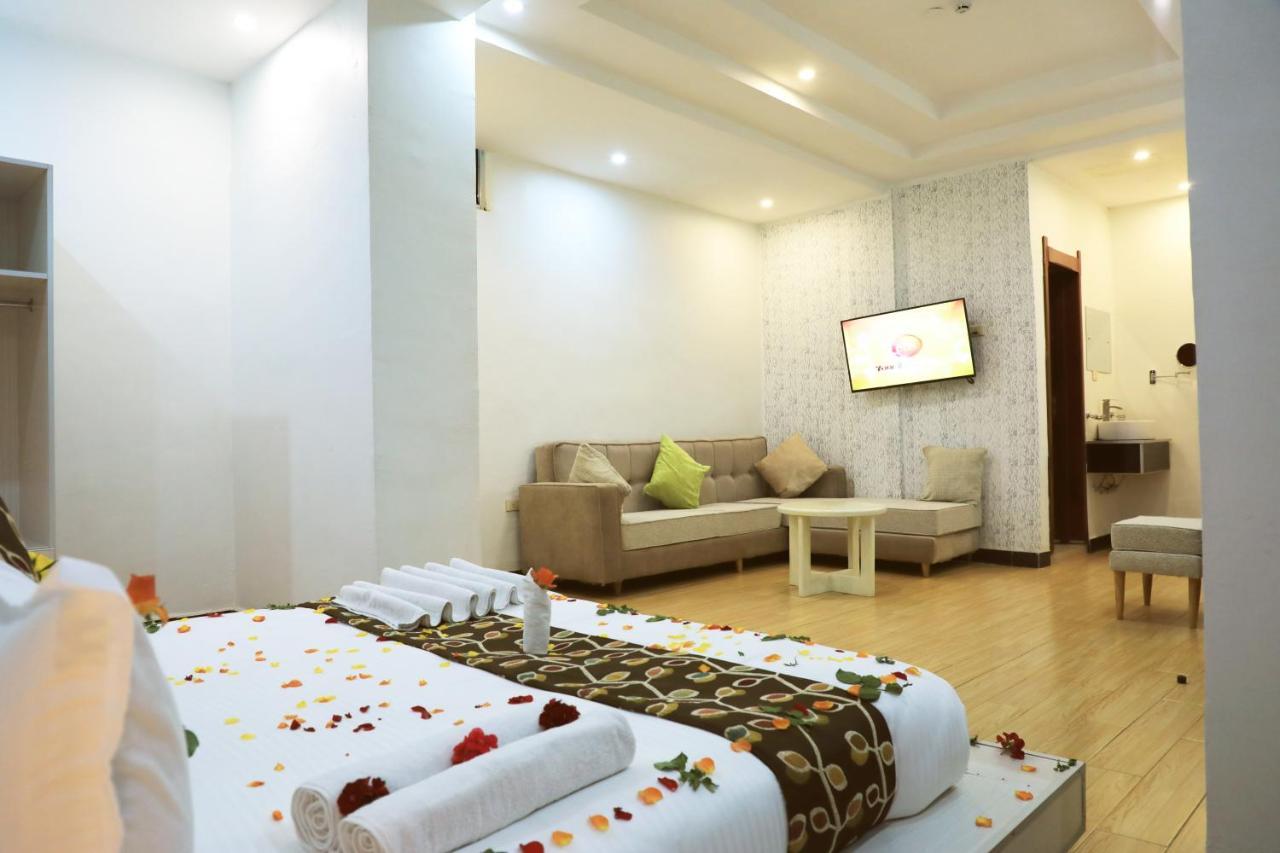Riverland Hotel บาเฮอร์ดาร์ ภายนอก รูปภาพ
