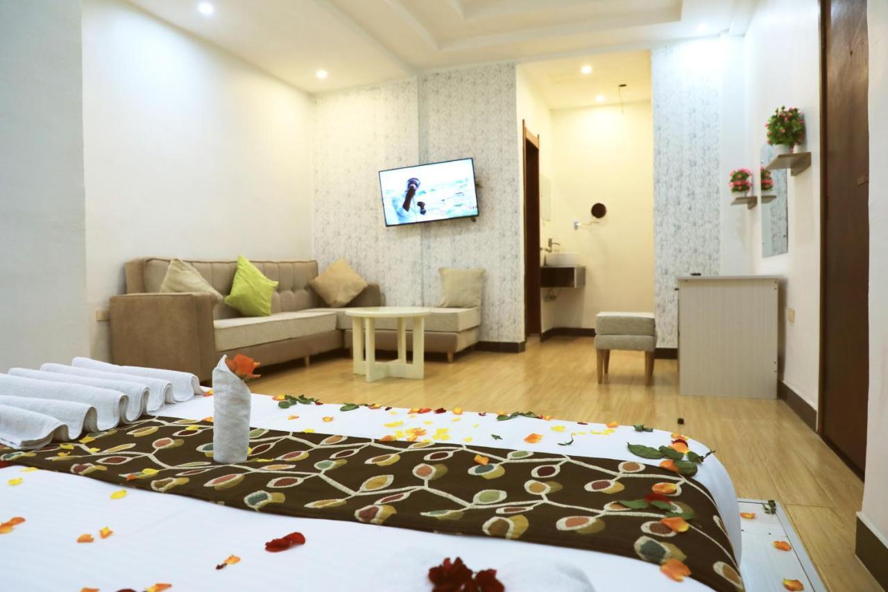 Riverland Hotel บาเฮอร์ดาร์ ภายนอก รูปภาพ