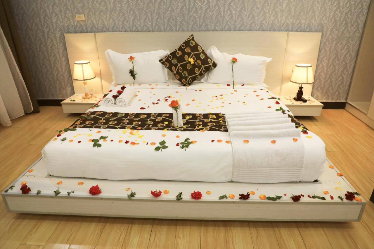 Riverland Hotel บาเฮอร์ดาร์ ภายนอก รูปภาพ