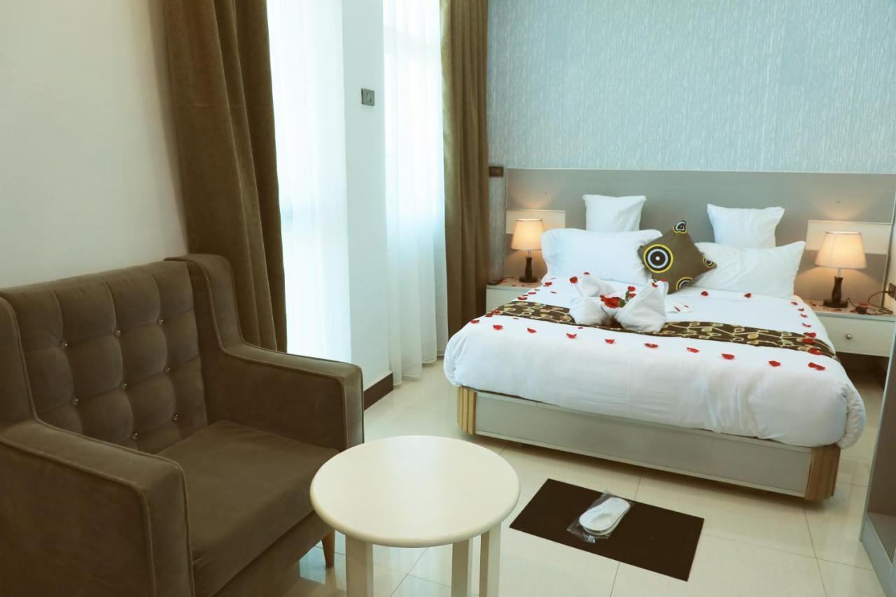 Riverland Hotel บาเฮอร์ดาร์ ภายนอก รูปภาพ