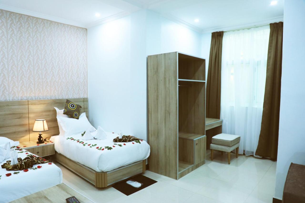 Riverland Hotel บาเฮอร์ดาร์ ภายนอก รูปภาพ