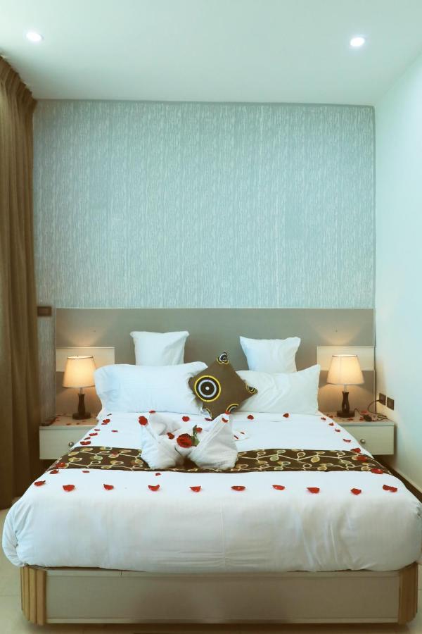 Riverland Hotel บาเฮอร์ดาร์ ภายนอก รูปภาพ