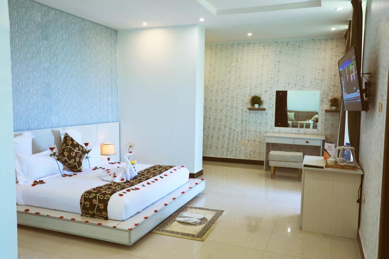 Riverland Hotel บาเฮอร์ดาร์ ภายนอก รูปภาพ