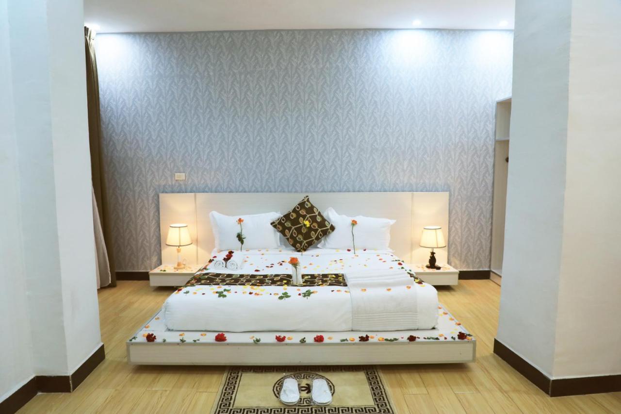 Riverland Hotel บาเฮอร์ดาร์ ภายนอก รูปภาพ