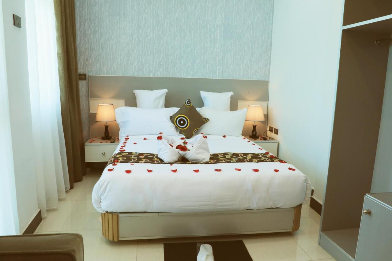 Riverland Hotel บาเฮอร์ดาร์ ภายนอก รูปภาพ