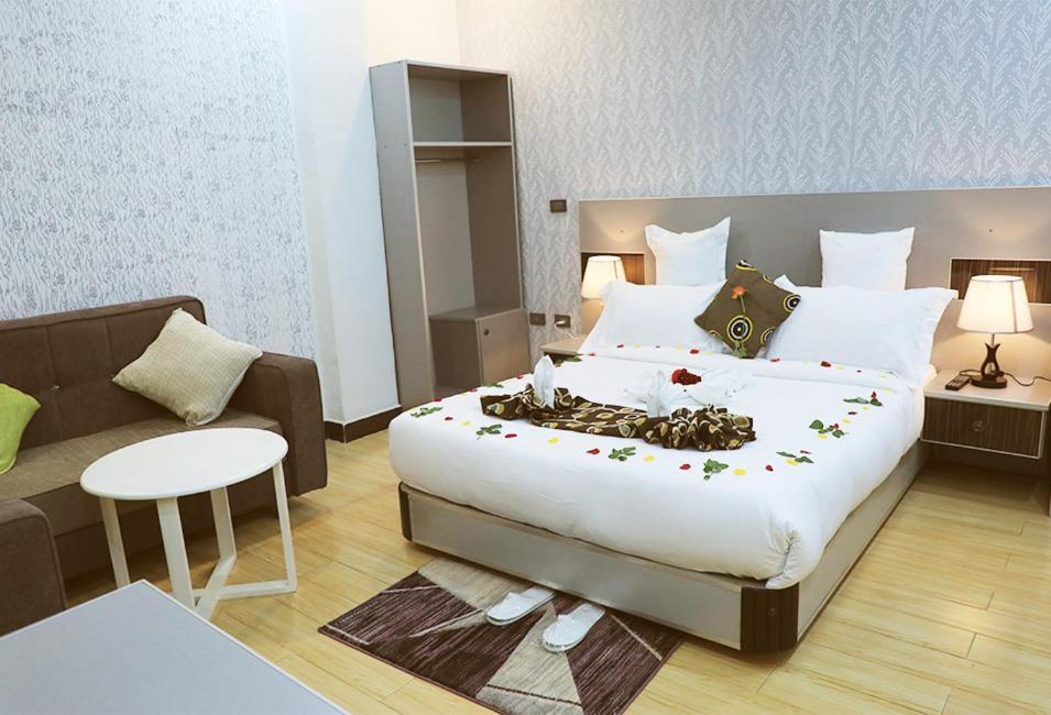 Riverland Hotel บาเฮอร์ดาร์ ภายนอก รูปภาพ