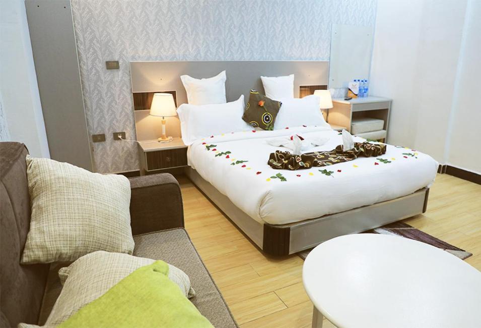 Riverland Hotel บาเฮอร์ดาร์ ภายนอก รูปภาพ